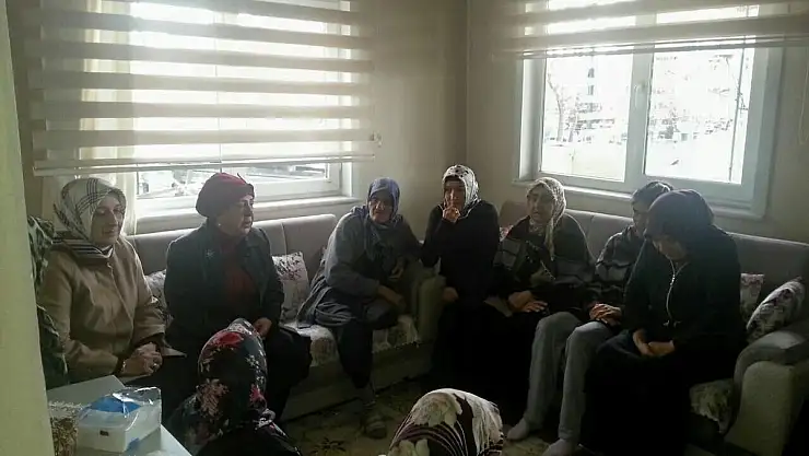 Ayşe Kamçı Şehit Ailelerini ziyaret etti