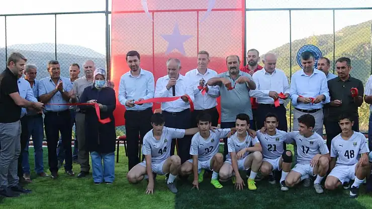 BALCIÇAKIRI HALI SAHASI HİZMETE AÇILDI