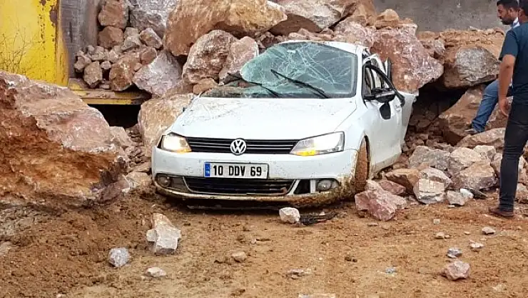Balıkesir'de dehşete düşüren kaza! Kayaların altında can verdi!