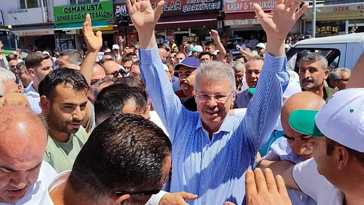 BAŞKAN AKAY'A, BOĞAZLIYAN'DA SEVGİ SELİ