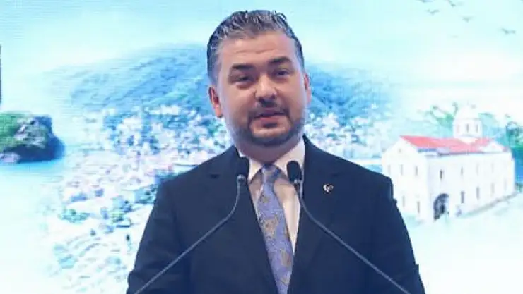 Başkan Akın: Beyaz önlük eczacının alın teridir, emeğidir