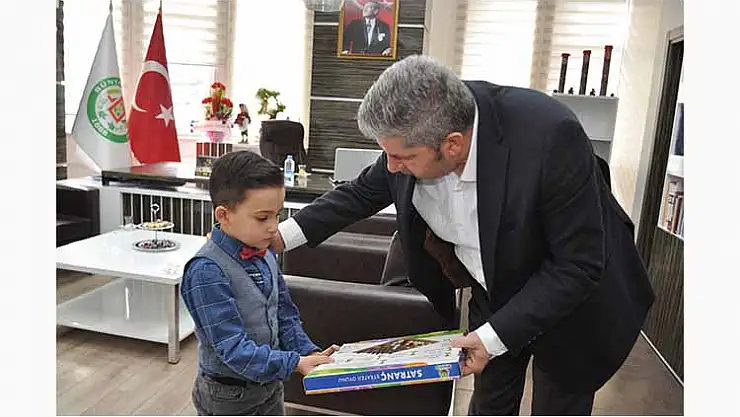 BAŞKAN ALTUN ÇOCUKLARIN YÜZÜNÜ GÜLDÜRMEYE DEVAM EDİYOR