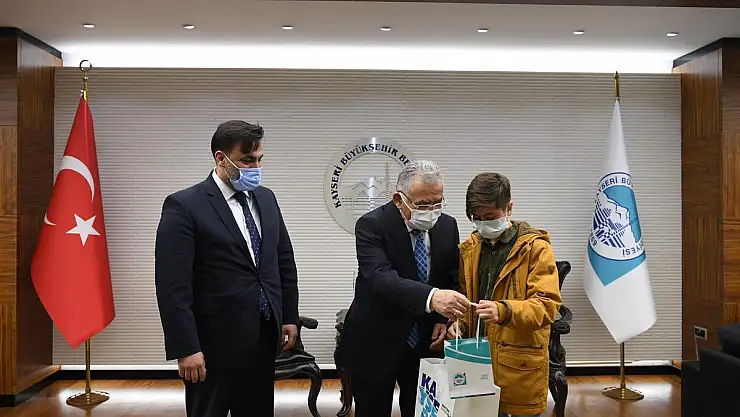 BAŞKAN BÜYÜKKILIÇ, ROMAN GENÇLERİ AĞIRLADI