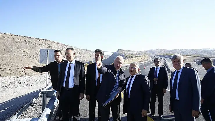 BAŞKAN BÜYÜKKILIÇ, YOL VE KAVŞAK YAPIM ÇALIŞMALARINI İNCELEDİ