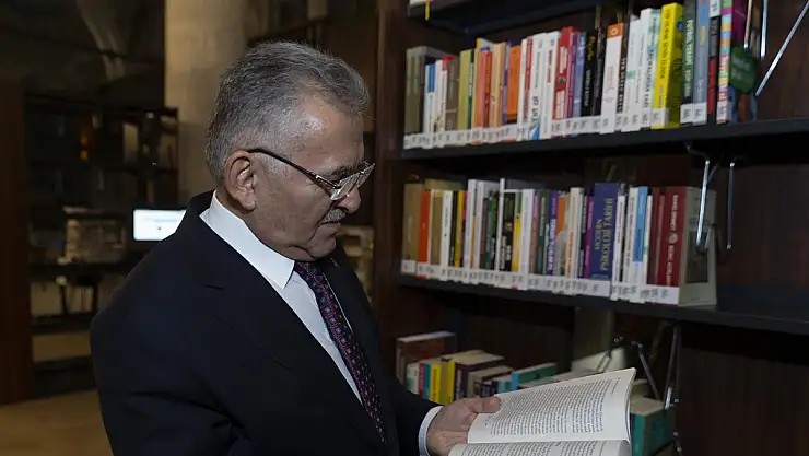 BAŞKAN BÜYÜKKILIÇ'IN SÖZ VERDİĞİ 1038 KİTAP, CİZRE İÇİN YOLA ÇIKTI