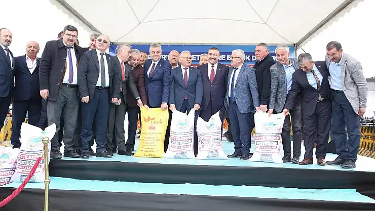 BAŞKAN BÜYÜKKILIÇ'TAN ÇİFTÇİYE 15 MİLYON TL'LİK TOHUM DESTEĞİ