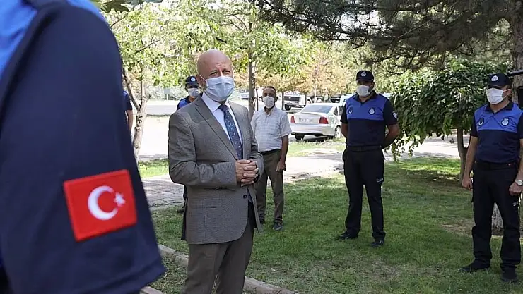 BAŞKAN ÇOLAKBAYRAKDAR, VATANDAŞIN TALEBİNİ CANLI YAYINDA YERİNE GETİRDİ