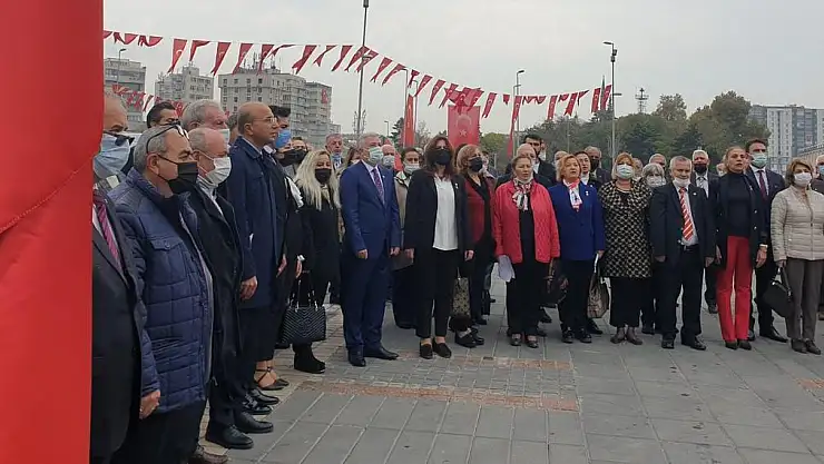 BAŞKAN ÖZER: 'CUMHURİYET MÜCADELESİNDEN GERİ DURMAYACAĞIZ'
