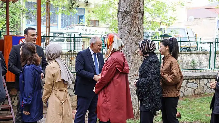 BAŞKAN ÖZTÜRK BELEDİYE PERSONELLERİ İLE BAYRAMLAŞTI