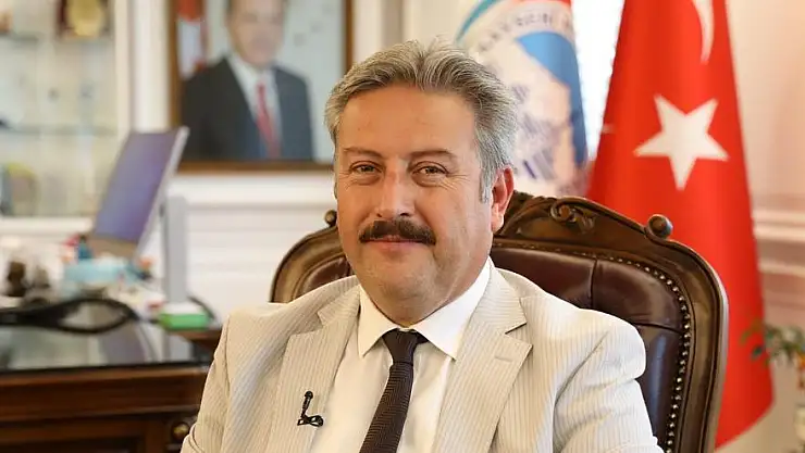 BAŞKAN PALANCIOĞLU, 3 FAKÜLTE DEKANLARINI KUTLADI