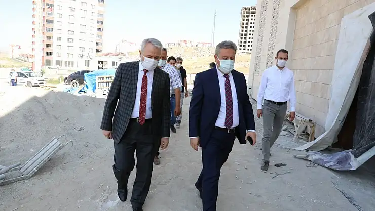 Başkan Palancıoğlu Hamdi Şanlıünal Camisi inşaat alanında incelemelerde bulundu