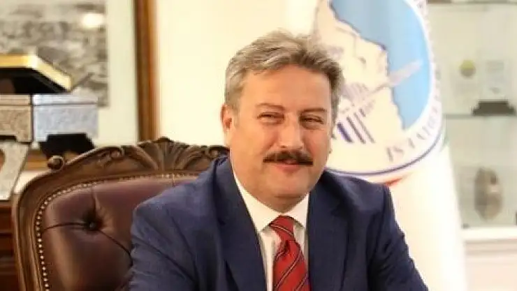 BAŞKAN PALANCIOĞLU KAYSERİLİ SPORCU TURGAY BAYRAM'I TEBRİK ETTİ