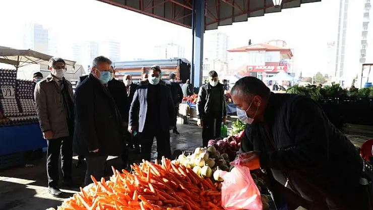 BAŞKAN PALANCIOĞLU'NDAN PAZAR ESNAFINA ÇORBA İKRAMI