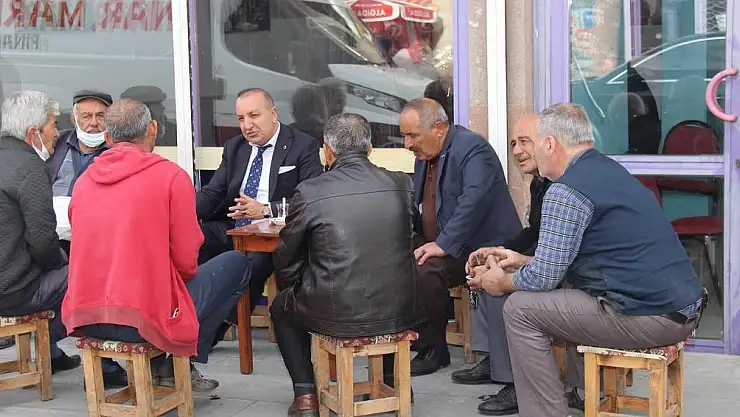 BAŞKAN UZUNLUOĞLU, ESNAFLARI GEZDİ, VATANDAŞLARLA SOHBET ETTİ