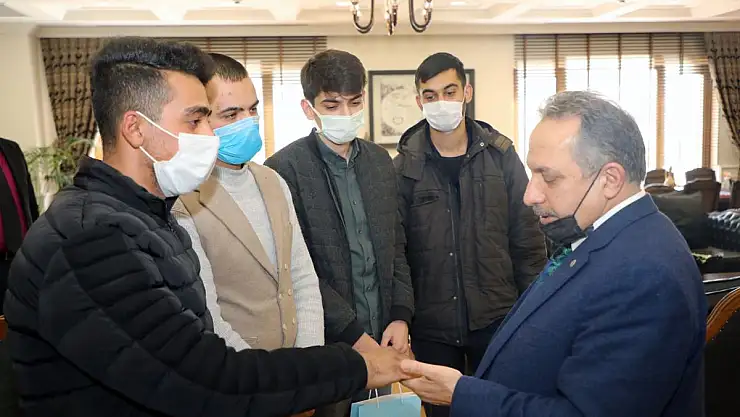 BAŞKAN YALÇIN: 'KAYSERİ'NİN GİRİŞİMCİLİĞİNİN EN GÜZEL ÖRNEĞİNİ GÖSTERDİNİZ'