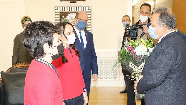 BAŞKAN YALÇIN'A ÖĞRETMENLER GÜNÜ ZİYARETİ