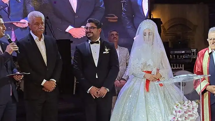 BATUHAN VE BUSE NUR ÇİFTİ DÜNYAEVİNE GİRDİ