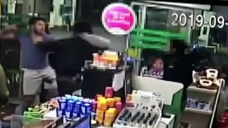 BENZİN İSTASYONUNDA DEHŞET ANLARI!