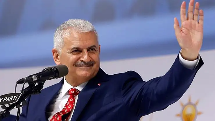 Binali Yıldırım, Gençlerin Davetini Cevapsız Bırakmadı: Konum Atın