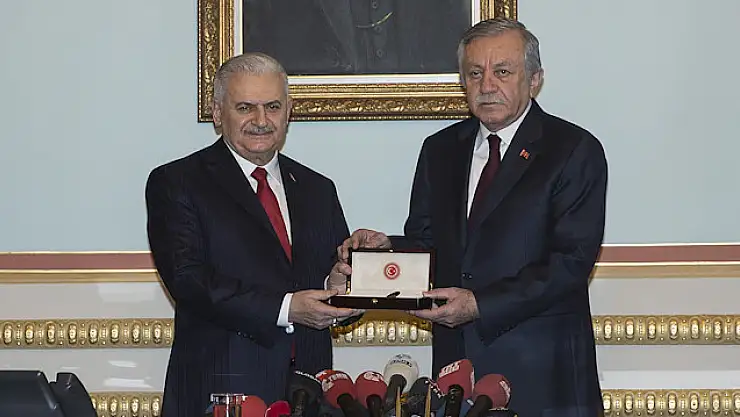 Binali Yıldırım, Meclis Başkanlığı Görevini Celal Adan'a Devretti