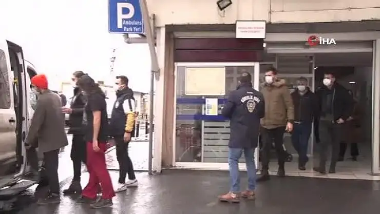 BOĞAZİÇİ ÜNİVERSİTESİ'NDE KÂBE FOTOĞRAFINI YERE SERİLMESİ DAVASI BAŞLIYOR