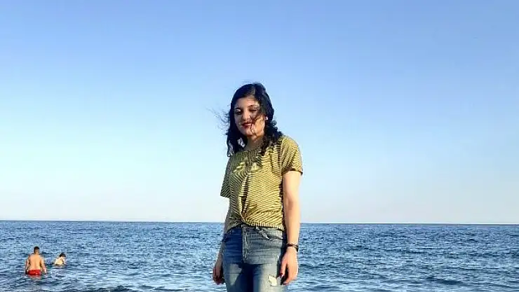 BOMBACI KADIN TERÖRİST, DİKKAT ÇEKMEMEK İÇİN TOPUKLU AYAKKABI İLE KEŞİF YAPMIŞ