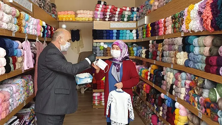 BÜNYAN BELEDİYESİ, ÜCRETSİZ MASKE DAĞITIMI ARALIKSIZ DEVAM EDİYOR