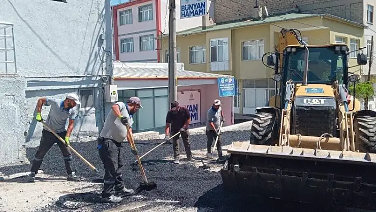 BÜNYAN'DA ASFALT ÇALIŞMALARI HIZ KESMEDEN SÜRÜYOR