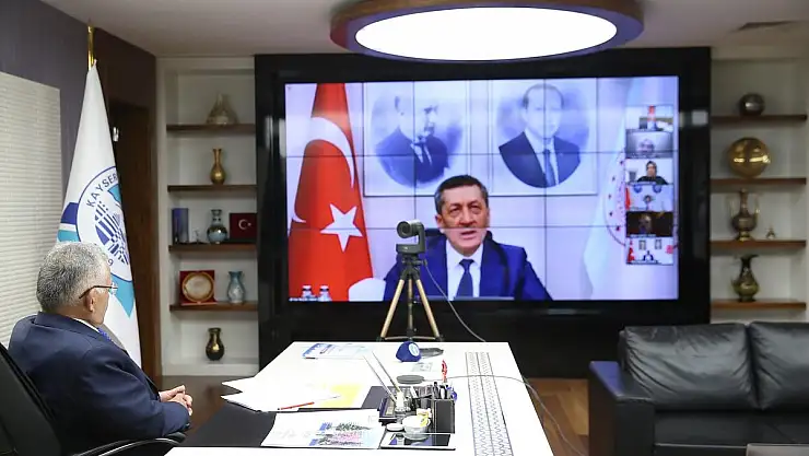 BÜYÜKKILIÇ, BAKAN SELÇUK'A EĞİTİM KONUSUNDAKİ GÖRÜŞLERİNİ AKTARDI