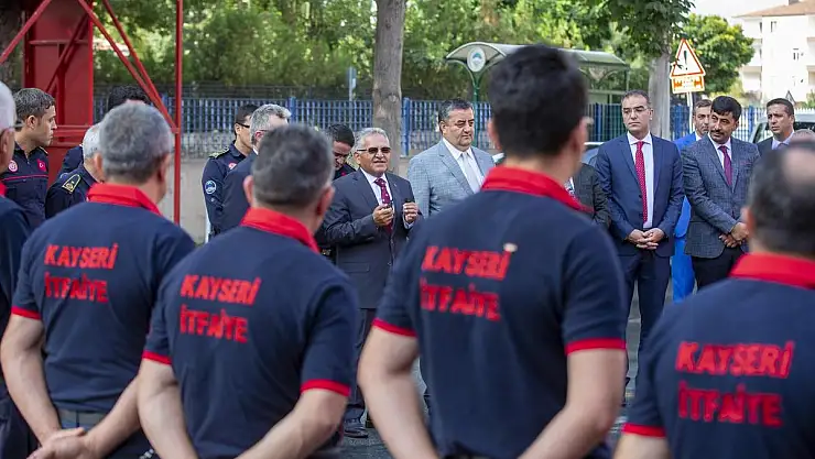 BÜYÜKKILIÇ: 'KAHRAMANLARIMIZIN ALNINDAN ÖPÜYORUM'