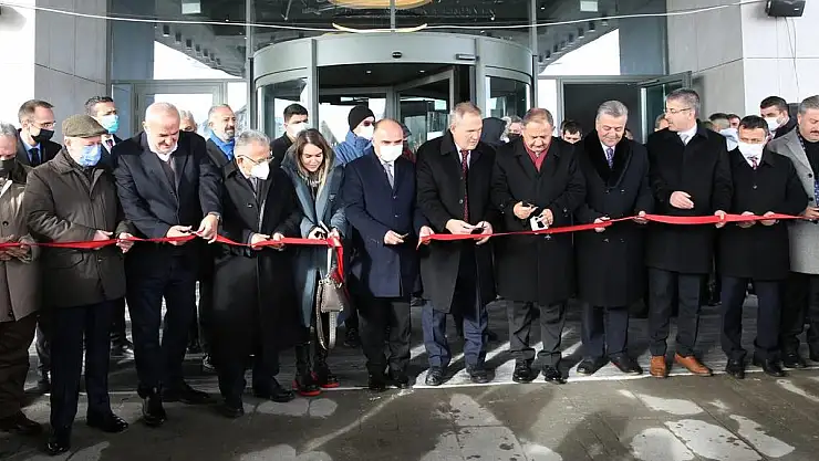 BÜYÜKKILIÇ, ÖZHASEKİ İLE BİRLİKTE ERCİYES'TE OTEL AÇILIŞINA KATILDI