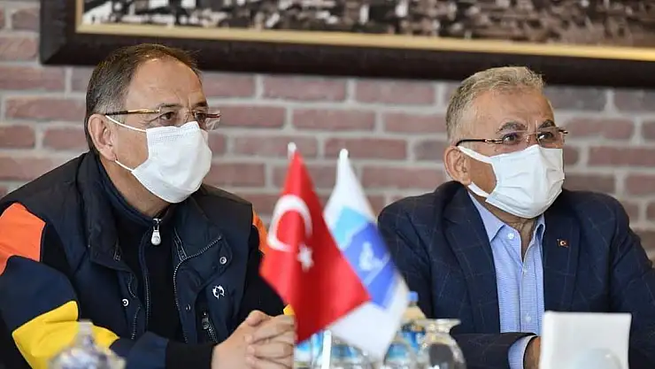 BÜYÜKKILIÇ'TAN ÖZHASEKİ'YE ZİRVEDE 'YATIRIM' SUNUMU