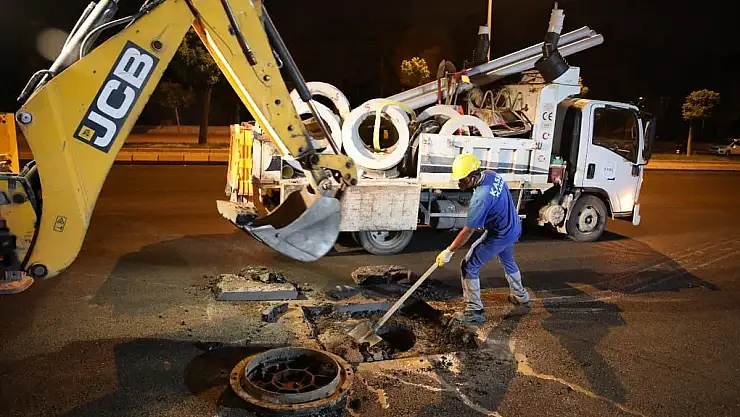 BÜYÜKŞEHİR VE KASKİ'DEN GECE MESAİSİ