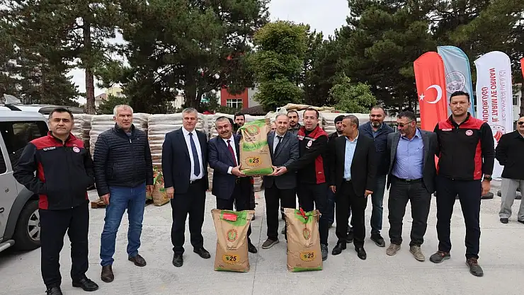 BÜYÜKŞEHİR'DEN ÇİFTÇİLERE 250 TON TOHUM DESTEĞİ