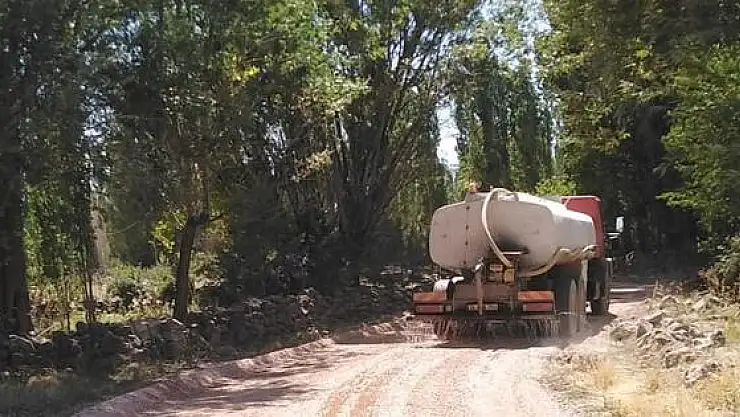 BÜYÜKŞEHİRİN DE DESTEĞİYLE KIRSAL MAHALLELERDE ÇALIŞMALAR HIZ KESMEDEN DEVAM EDİYOR