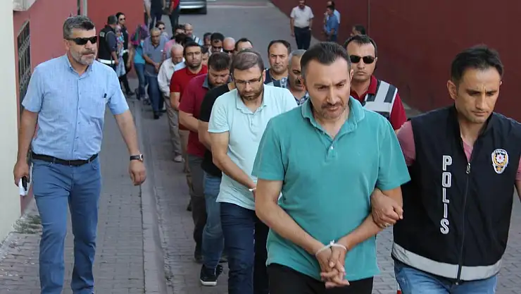 'Bylock' kullanan 21 kişi adliyeye sevk edildi