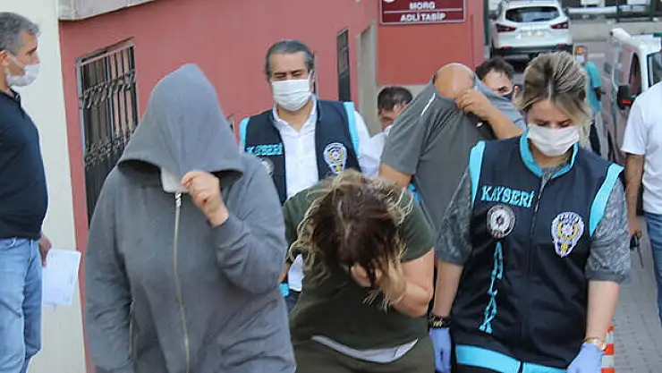 ÇALIŞMA VAADİYLE GETİRDİKLERİ KADINLARA FUHUŞ YAPTIRDILAR