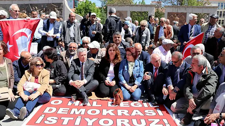 CHP'den 'OHAL' protestosu