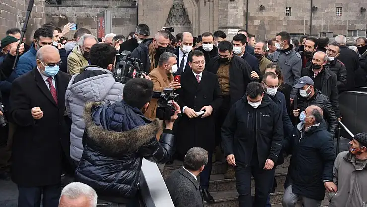 CHP'Lİ BAŞKANLARDAN TÜRBE ZİYARETİ