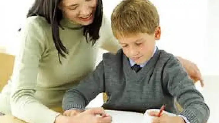 'ÇOCUĞUNUZ SOLAKSA ONA BASKI YAPMAYIN'