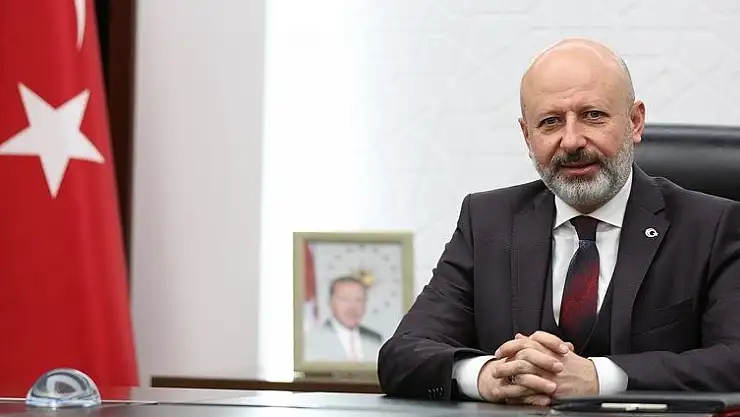 ÇOLAKBAYRAKDAR: 'HİZMETLERİMİZLE TÜRKİYE'YE ÖRNEK OLUYORUZ'