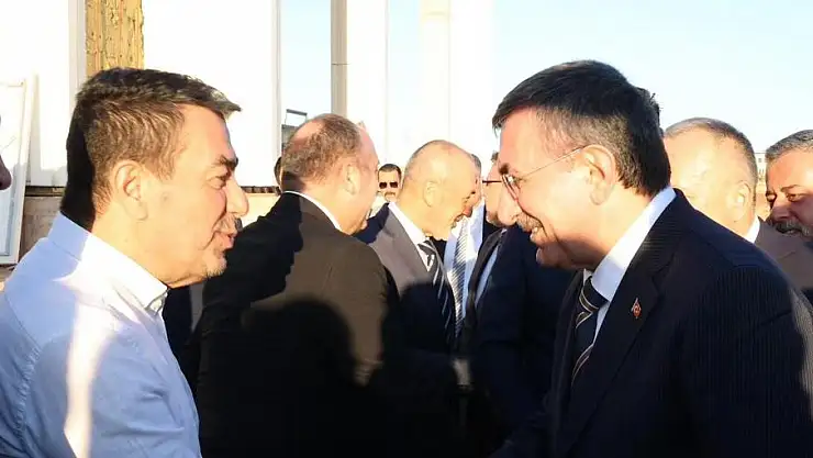 CUMHURBAŞKANI YARDIMCISI YILMAZ BAŞKAN METİN İLE BİR ARAYA GELDİ