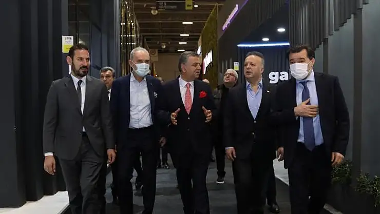 CUMHURİYET TARİHİNİN EN BÜYÜK FUARINDA MHP RÜZGARI