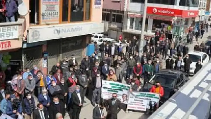 DAVUTOĞLU'NDAN AK PARTİ'NİN KALESİNE MİTİNG GİBİ ZİYARET