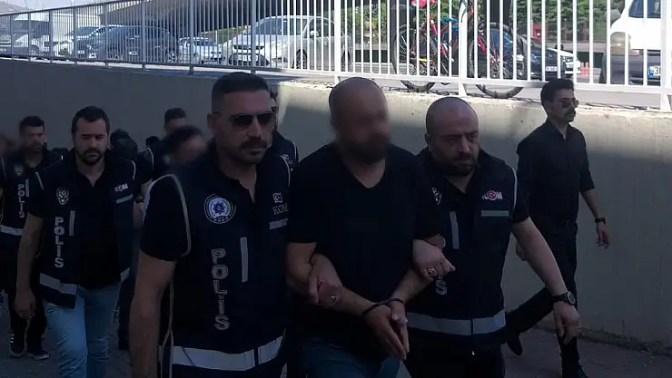 DOLANDIRICILIK ÇETESİ ADLİYEYE SEVK EDİLDİ