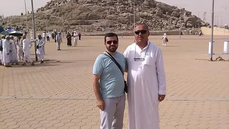 DUALARLA UĞURLANIP GÜLLERLE KARŞILANDILAR