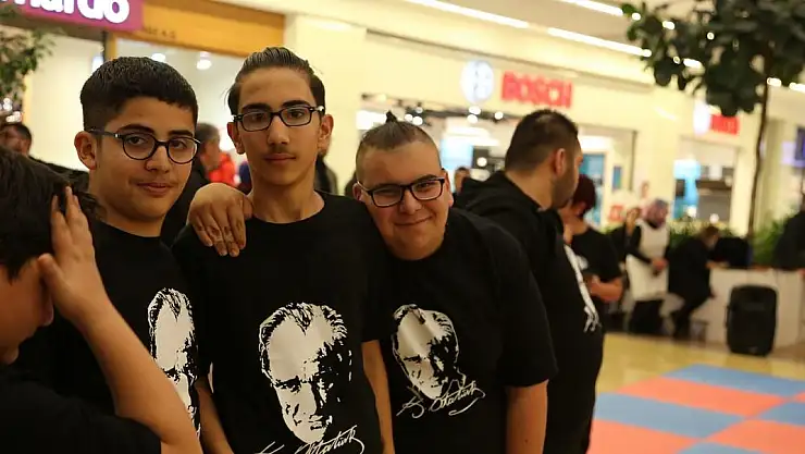 DÜNYA ÖZEL ÇOCUKLAR GÜNÜ ETKİNLİĞİ DÜZENLENDİ 