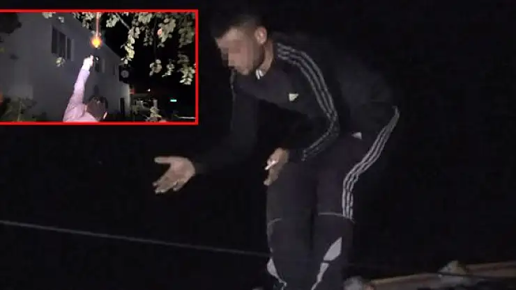 DUR İHTARINA UYMAYAN SÜRÜCÜ, BİNANIN ÇATISINA ÇIKARAK POLİSLE ÇATIŞTI!