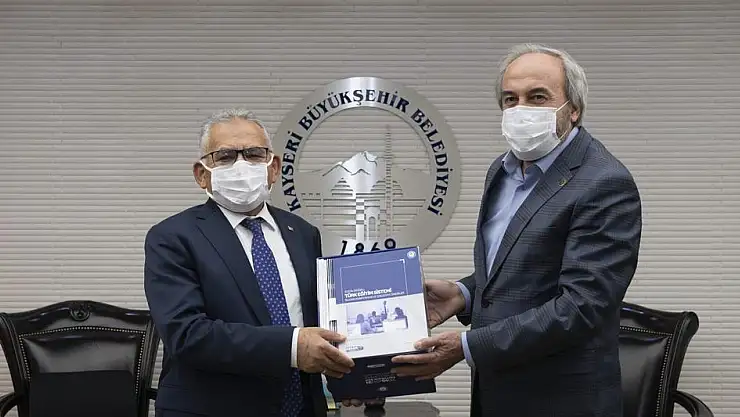 EĞİTİMCİLERDEN BÜYÜKKILIÇ'A 'EĞİTİM' ÖVGÜSÜ