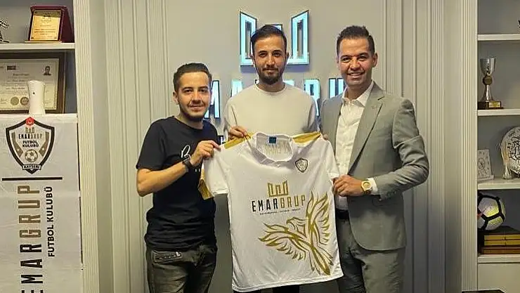 EMRE ÖZDEN İMZAYI ATTI